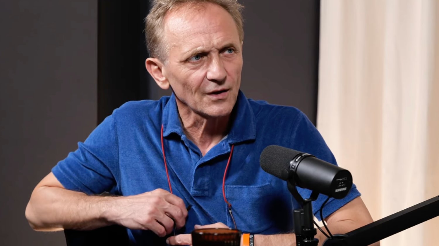 Andrzej Chyra walczył z alkoholizmem. Opowiedział o nałogu i spotkaniach AA
