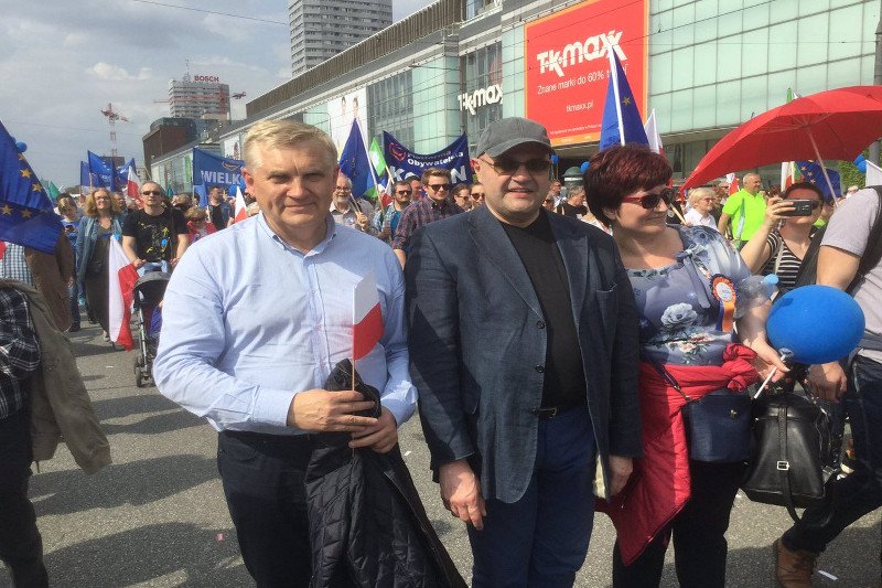 Prezydent Białegostoku Tadeusz Truskolaski jako jedyny zapanował nad grupami ONR-u.