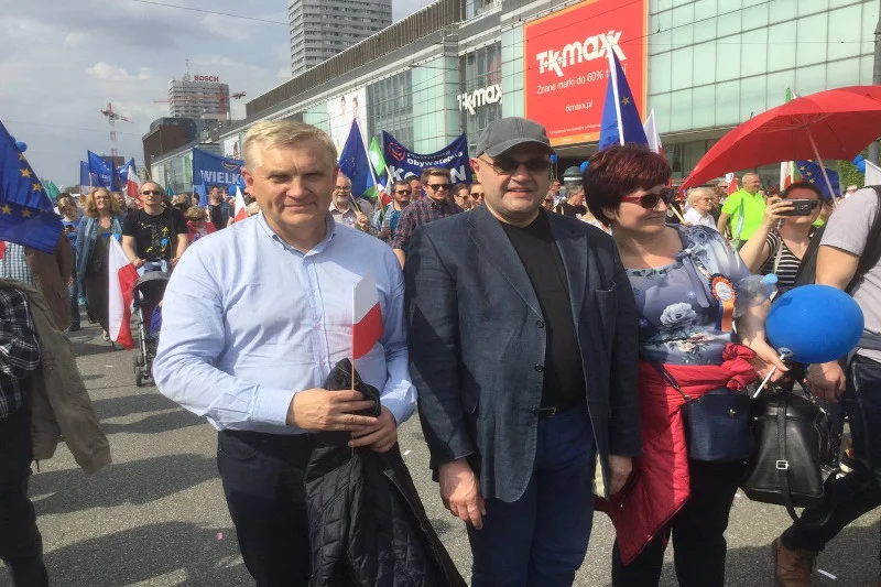 Prezydent Białegostoku Tadeusz Truskolaski jako jedyny zapanował nad grupami ONR-u.