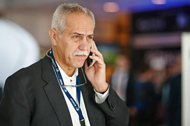 Superstacja należąca do Zygmunta Solorza nie będzie już informować o polityce. Dziennikarze podejrzewają, że w tej nagłej zmianie jest drugie dno.