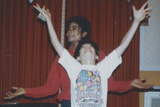 Michael Jackson i jeden z jego oskarżycieli: James Safechuck