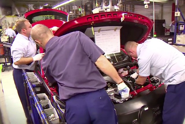 Montaż najnowszego modelu Opla Astry w Gliwicach. O tym marzą bezrobotni z Bochum.