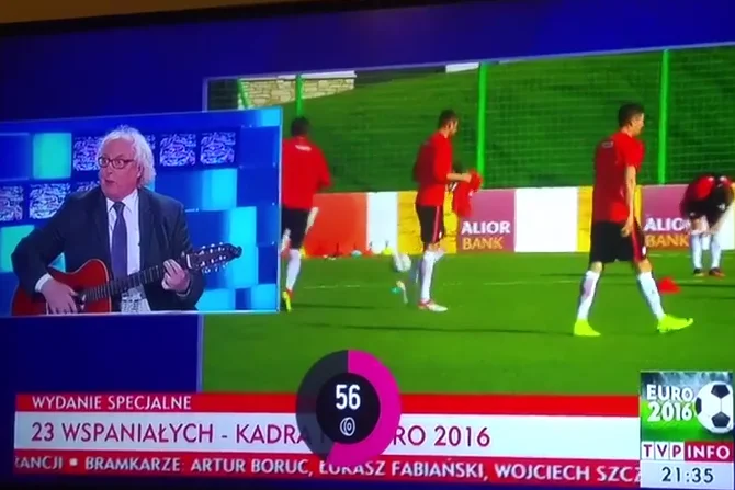 Hymn piłkarski Ryszarda Makowskiego można dyplomatycznie nazwać kontrowersyjnym.