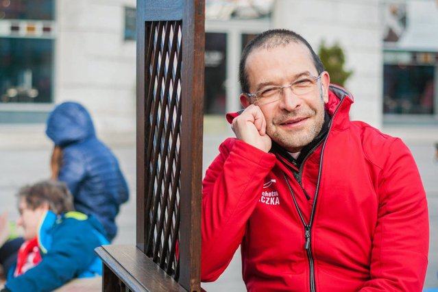 Ks. Jacek Stryczek, znany jest w całej Polsce jako twórca i organizator Szlachetnej Paczki.