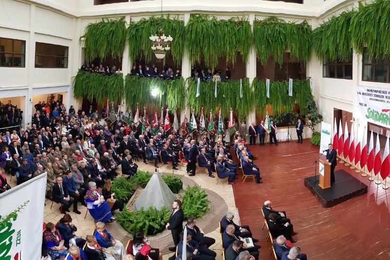 Andrzej Duda w Wierzchosławicach. Oddał hołd Wincentowi Witosowi w 146 rocznicę urodzin.