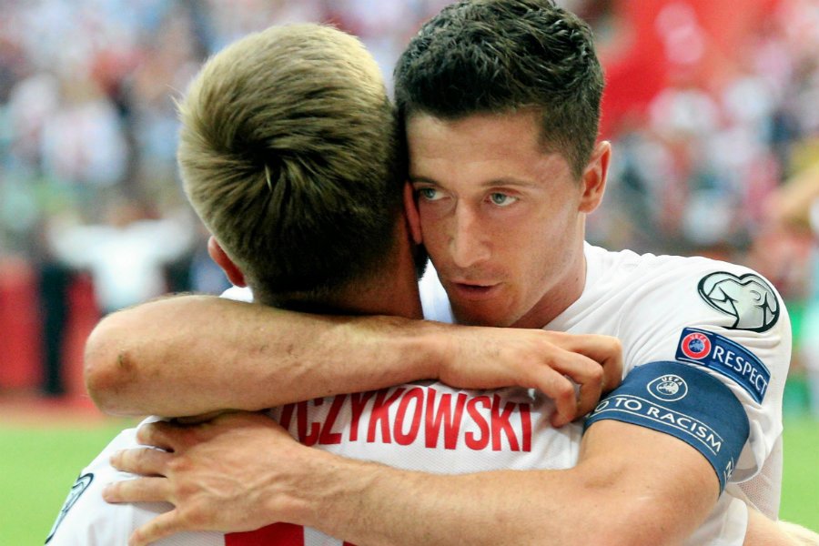 Być może Robert Lewandowski nie spędza czasu z Jakubem Błaszczykowskim, ale na boisku nigdy nie było tego widać. 