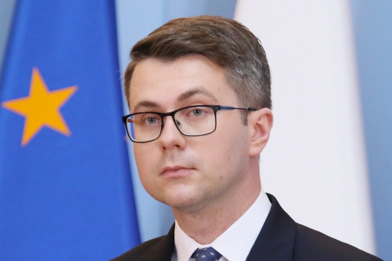 Rzecznik rządu Piotr Mueller odpowiedział na ultimatum Komisji Europejskiej ws. orzeczenia TSUE.