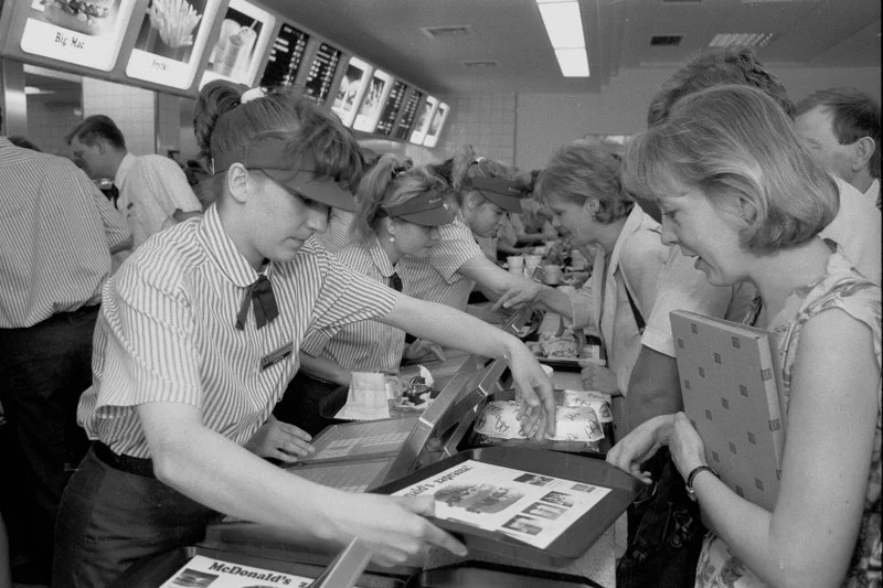 16.06.1992 Otwarcie pierwszej w Polsce restauracji McDonald's