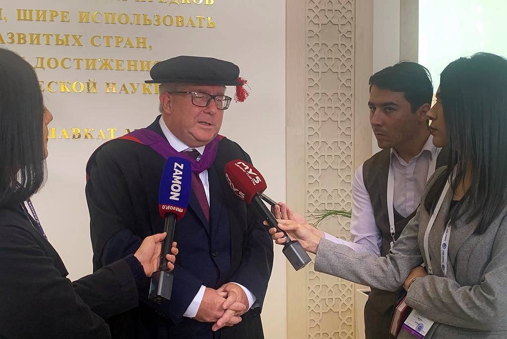 Ryszard Czarnecki został doktorem honoris causa na University of World Economy and Dyplomacy w Uzbekistanie.