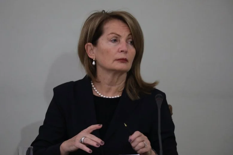 PiS nie chce zrezygnować z kontrowersyjnych kandydatur Stanisława Piotrowicza i Krystyny Pawłowicz do Trybunału Konstytucyjnego. Wymieniło natomiast Elżbietę Chojnę-Duch, którą zastąpił Robert Jastrzębski.