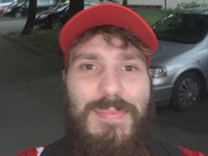 Ośliźniok jest pracownikiem KWK Bielszowice w Rudzie Śląskiej. Ośliźniok jest pracownikiem KWK Bielszowice w Rudzie Śląskiej. W kopalni wykryto kilkaset zakażeń koronawirusem.