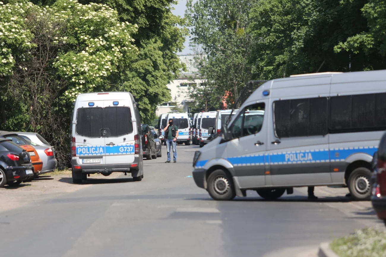 Policjanci wezwani do strzelaniny pod Kłobuckiem.