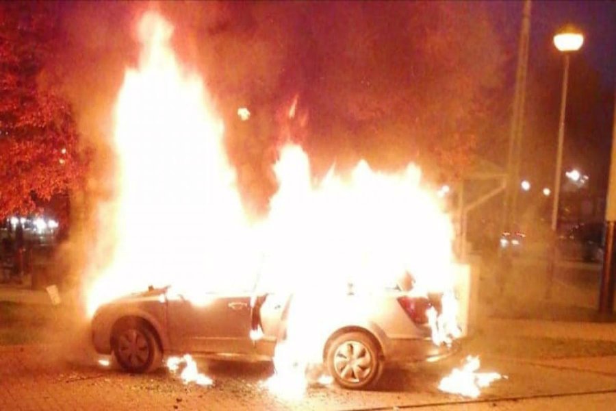 Matka uratowała dziecko z płonącego Opla Astra w Konstantynowie Łódzkim.