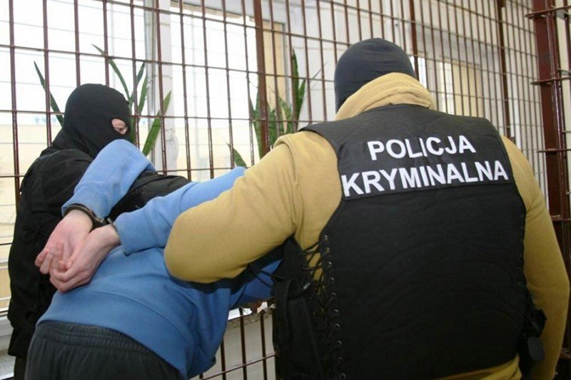 17-letni chłopak, by zaimponować dziewczynie próbował zabić staruszkę