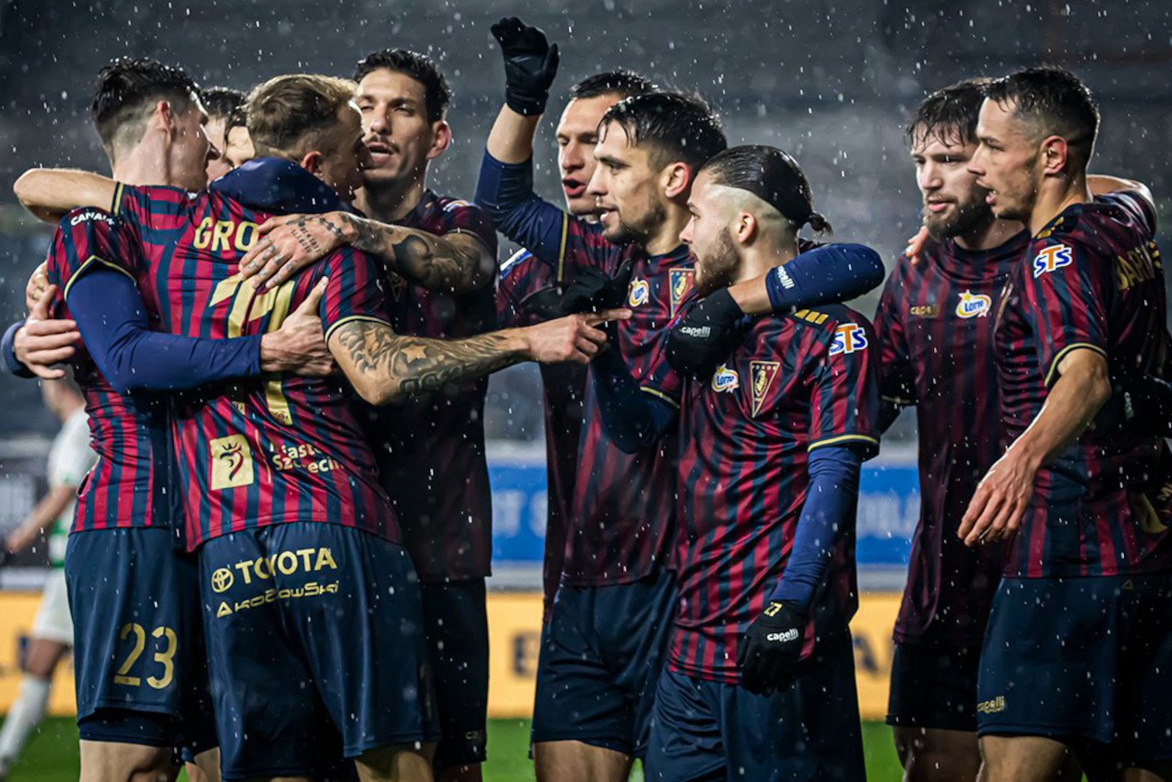 Szczecin ma wicelidera PKO Ekstraklasy. Pogoń rozbiła Lechię Gdańsk aż 5:1 (2:1), grając w sobotę koncertowy mecz.