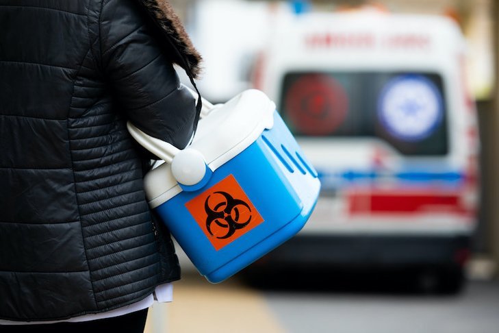 Według komunikatów MZ, w ostatnich dniach w Polsce wykonuje się coraz mniej testów. Testy na koronawirusa w Polsce