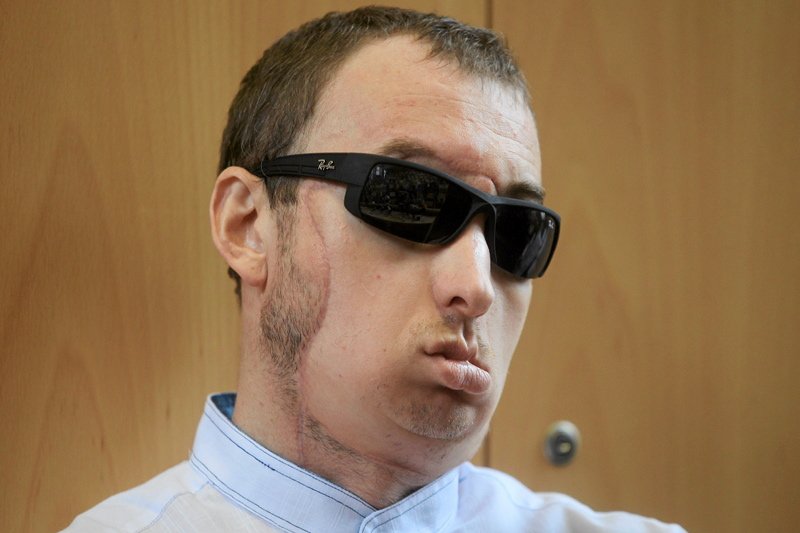 Pan Grzegorz wyszedł dziś ze szpitala.