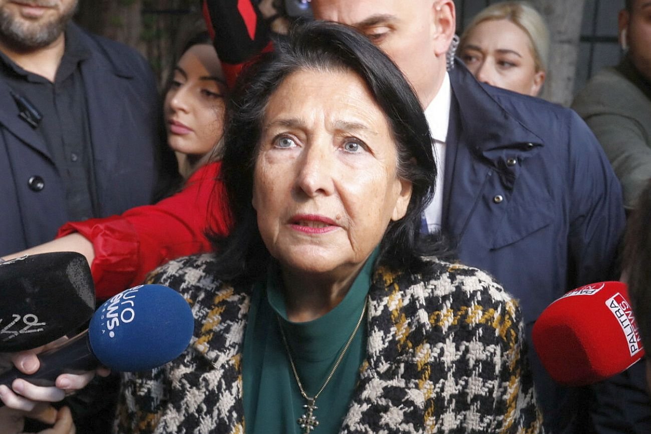 Prezydent Gruzji Salome Zurabiszwili ogłosiła, że nie uznaje wyników sobotnich wyborów i zapowiedziała na poniedziałek wielką demonstrację w Tbilisi