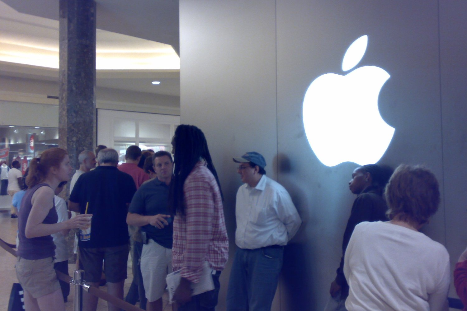 Tutaj klienci czekali przynajmniej wewnątrz budynku