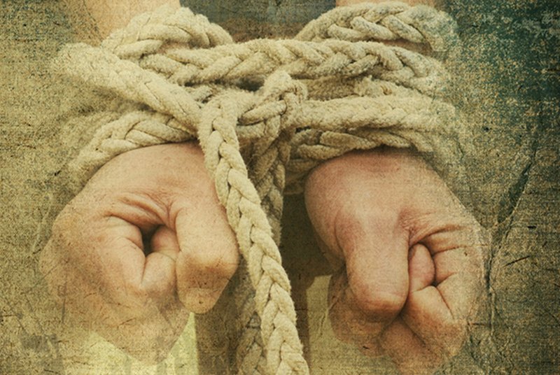 Do [url=http://tinyurl.com/q3n45gn]pracy niewolniczej[/url] na terenie EU zmuszanych jest 880 tysięcy osób.