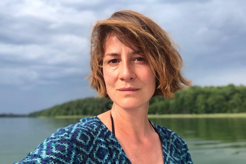 Maja Ostaszewska przeszła wielką przemianę. W nowej fryzurze wygląda zupełnie inaczej.