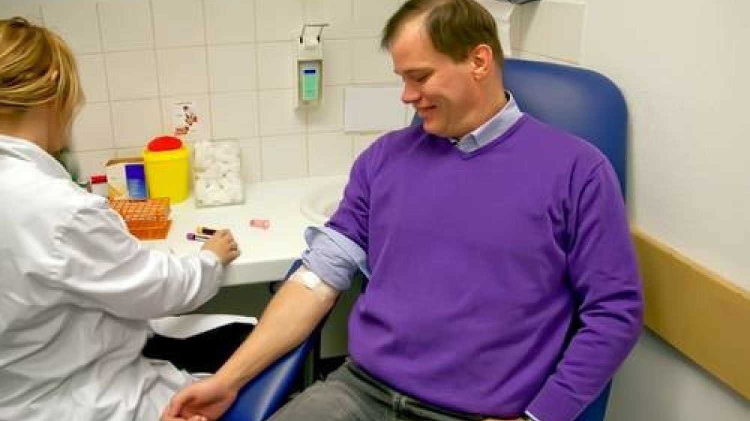 Badania kliniczne to szansa na dostęp do innowacyjnych terapii. Wielu Polaków wciąż jednak ma szereg obaw przed udziałem w takich badaniach.