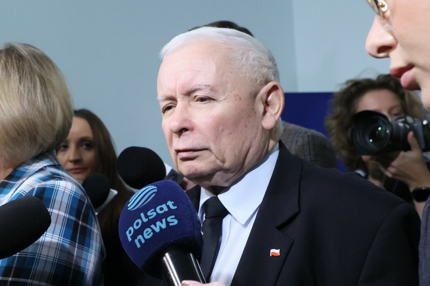 "Chce się ustawić w tej rzeczywistości". Kaczyński uderza w człowieka Dudy.