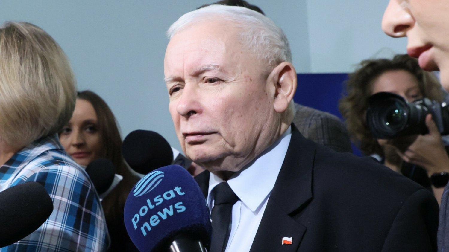 "Chce się ustawić w tej rzeczywistości". Kaczyński uderza w człowieka Dudy.