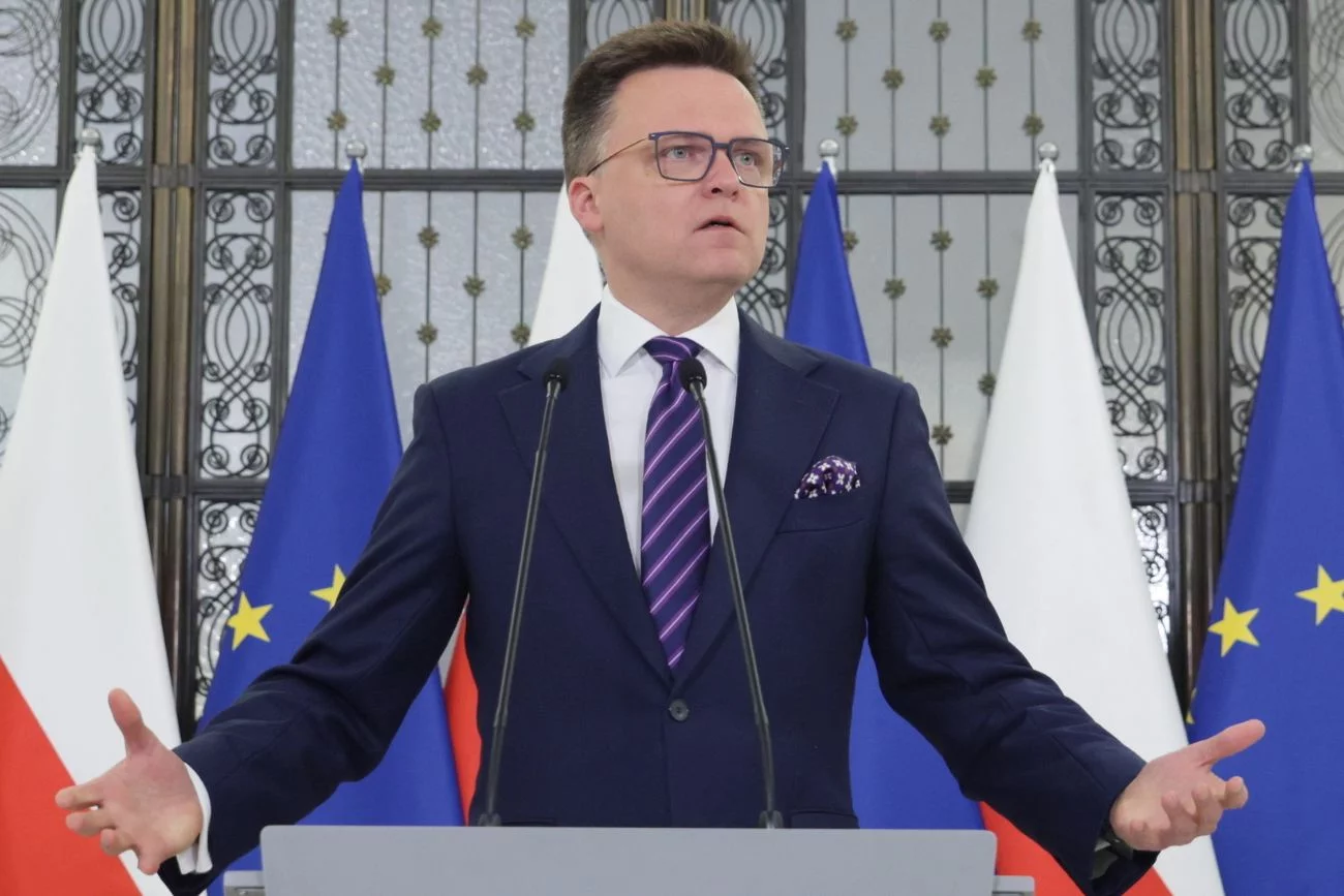 Hołownia proponuje najchudszy rząd w Europie. Takie ma postulaty dla koalicjantów Szymon Hołownia przed spotkaniem koalicjantów. Oto jego postulaty
