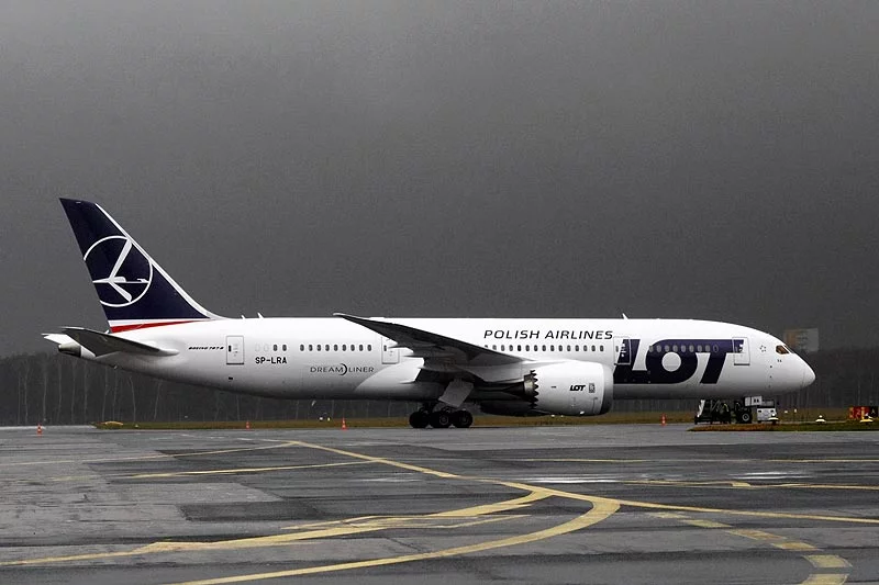 Dreamliner nie rozwiążę problemów LOT? Rok 2012 spółka zakończy ze 150 mln zł straty?