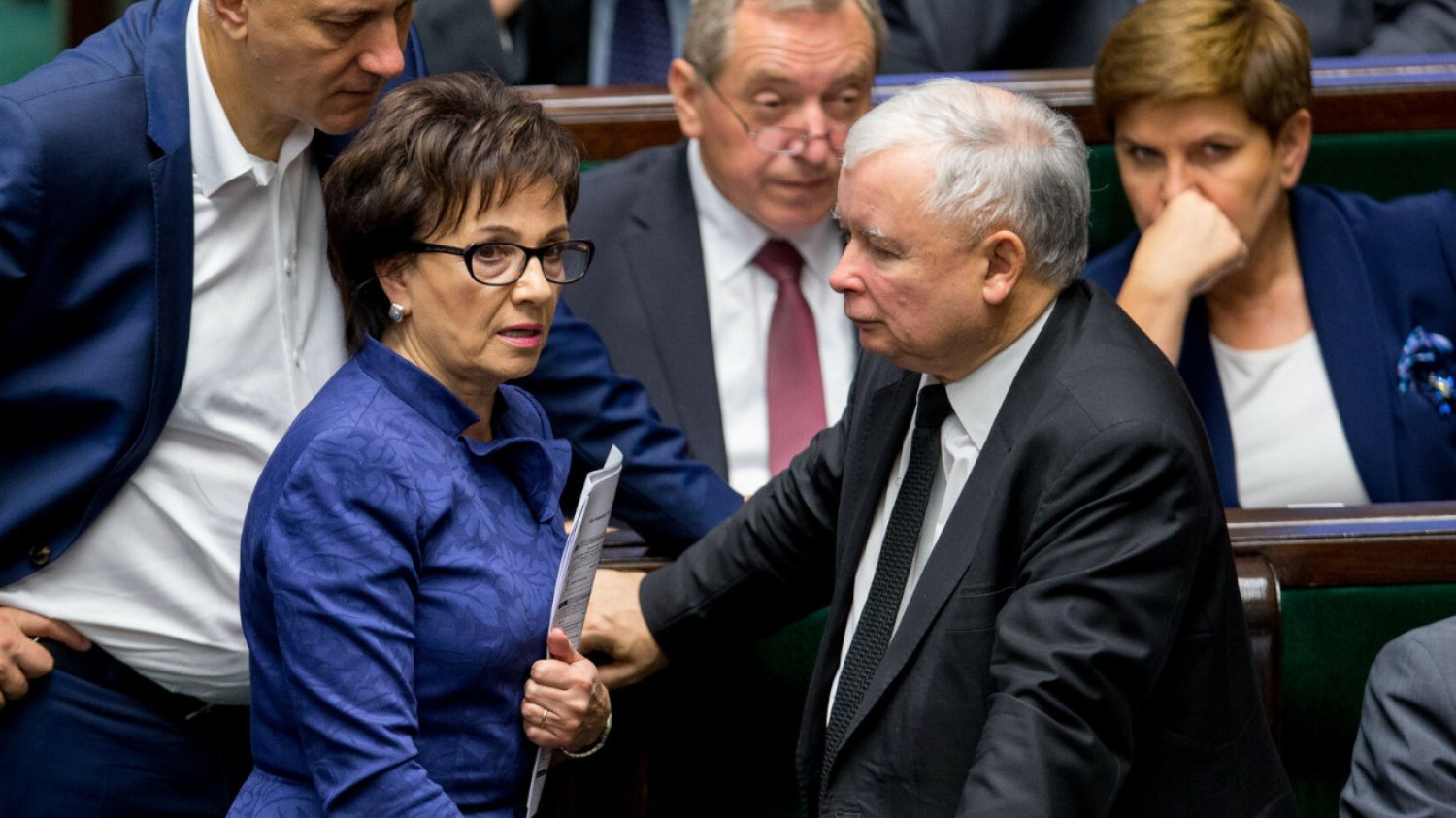 na pierwszym planie Elżbieta Witek i Jarosław Kaczyński