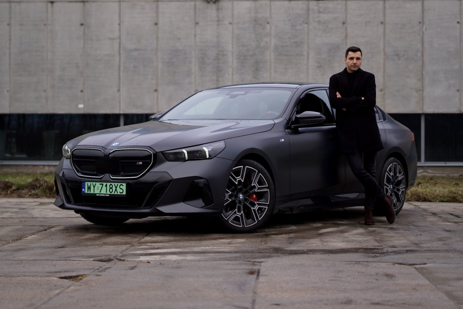 BMW i5 M60 to piekielnie mocny elektryk. I raczej propozycja dla młodszego pokolenia fanów marki.