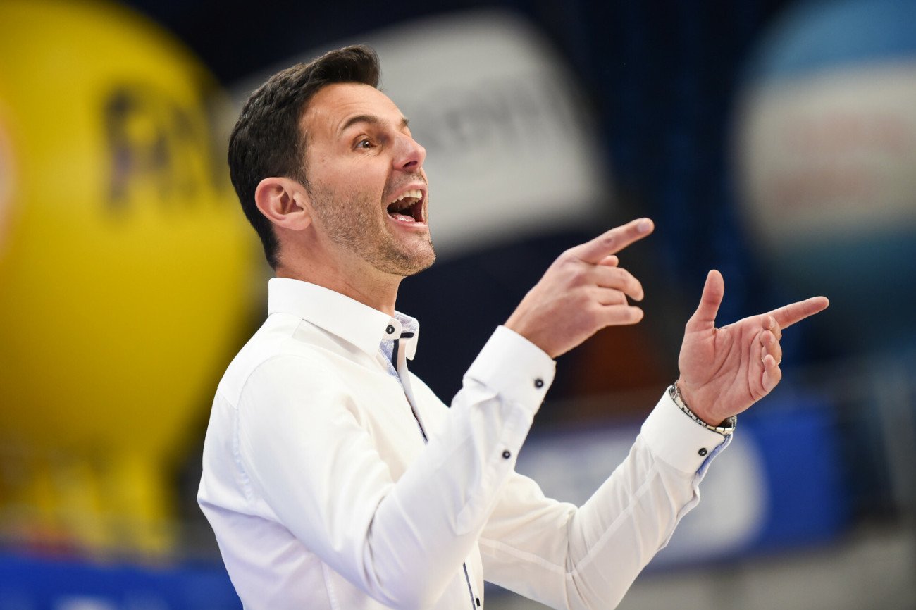 Trener Igor Milicić rozdał pierwsze oficjalne powołania do reprezentacji Polski, w której wkrótce zadebiutuje.