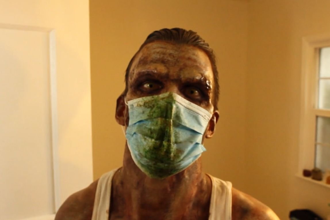 Pierwszy horror o koronawirusie to zwykły skok na kasę. Nic więcej