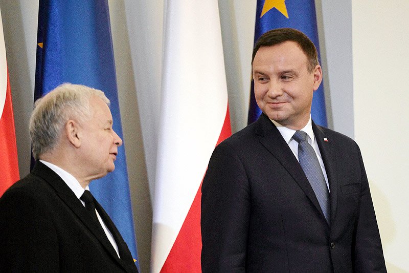 Prezydent Andrzej Duda kolejny raz wskazuje na opozycję jako winowajców obecnego kryzysu.