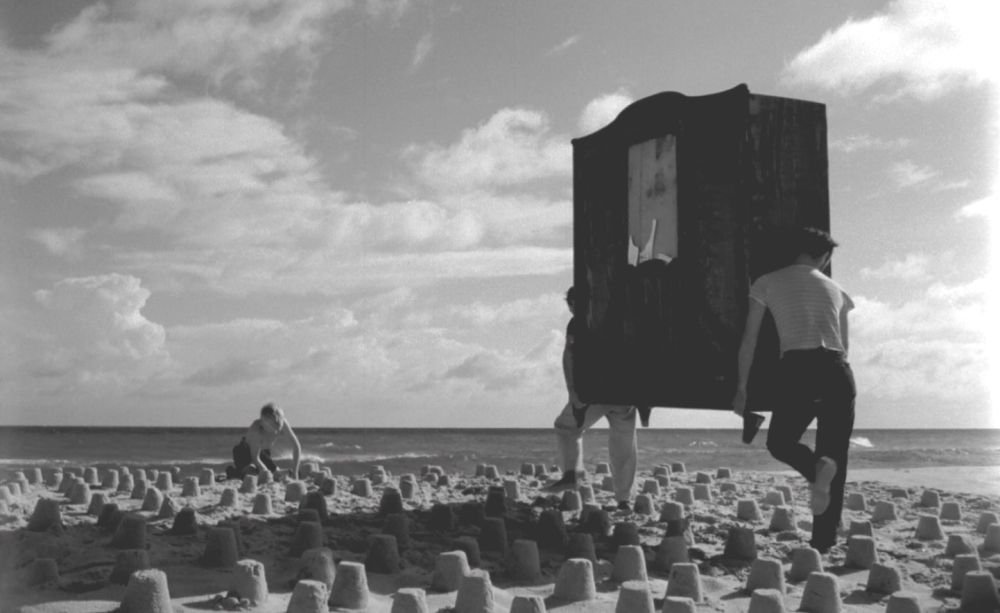 Kadr z filmu "Dwaj ludzie z szafą", reż. Roman Polański, muz. Krzysztof Komeda | 1958 r.