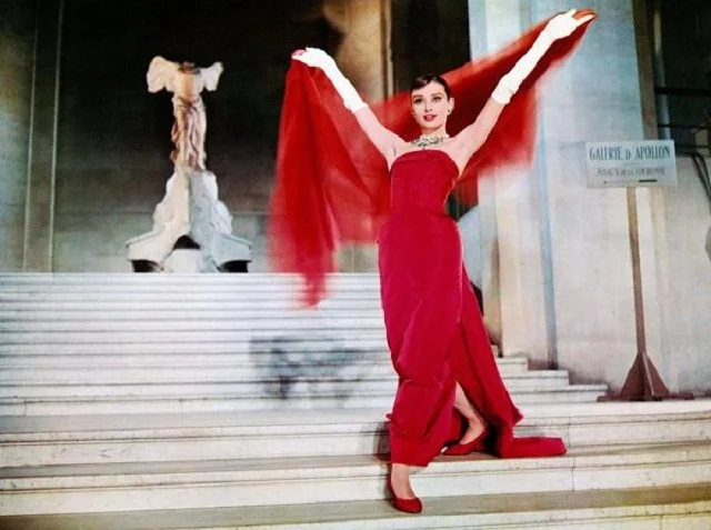 "Zabawna buzia" i suknia Givenchy, którą nosiła Audrey.