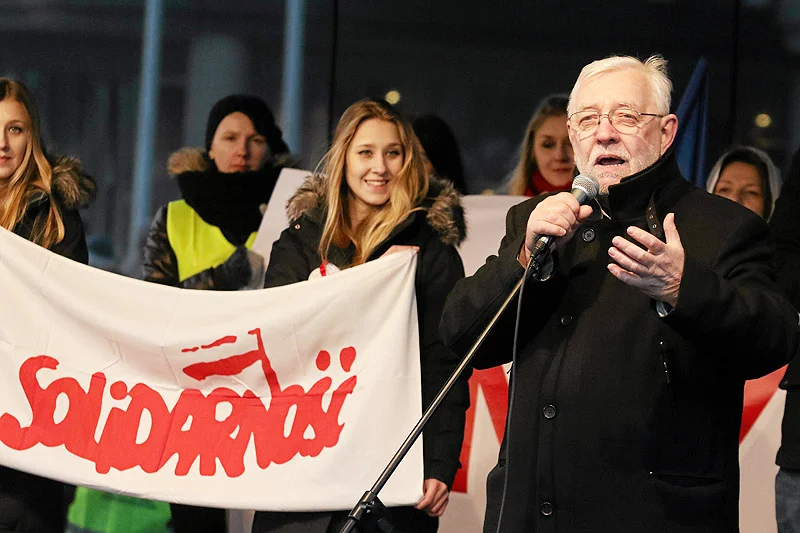 W PRL Jerzy Stępień był silnie zaangażowany w walkę z komunistycznym reżimem.