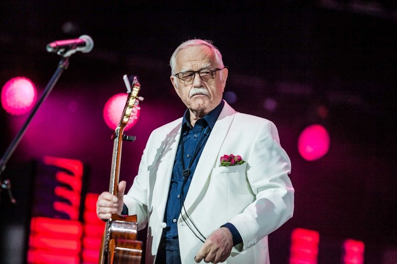 Jan Pietrzak jest nazywany bardem prawicy.