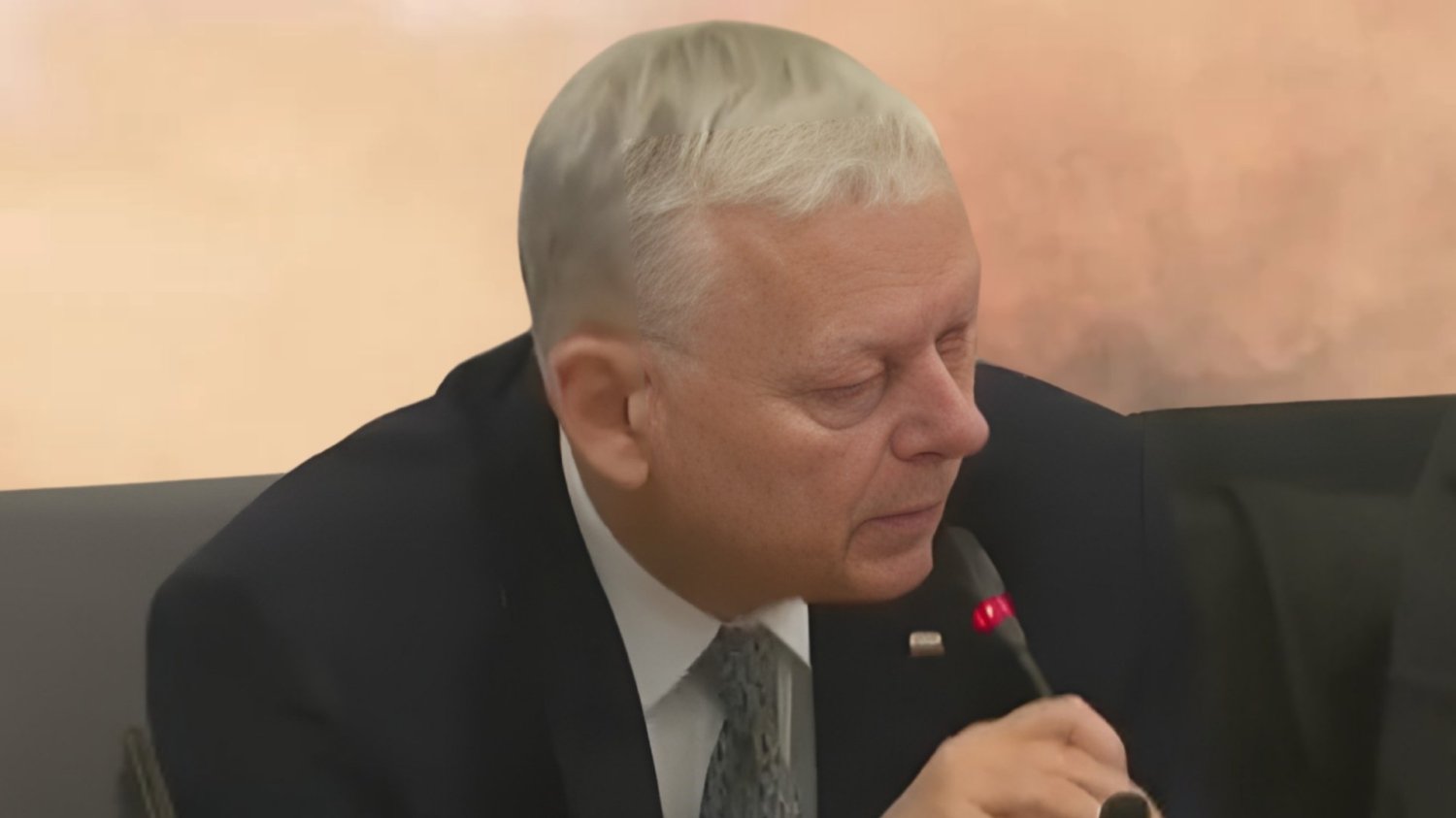 Marek Suski przegrał głosowanie w Sejmie i dał popis. "Do widzenia, debile" Marek Suski