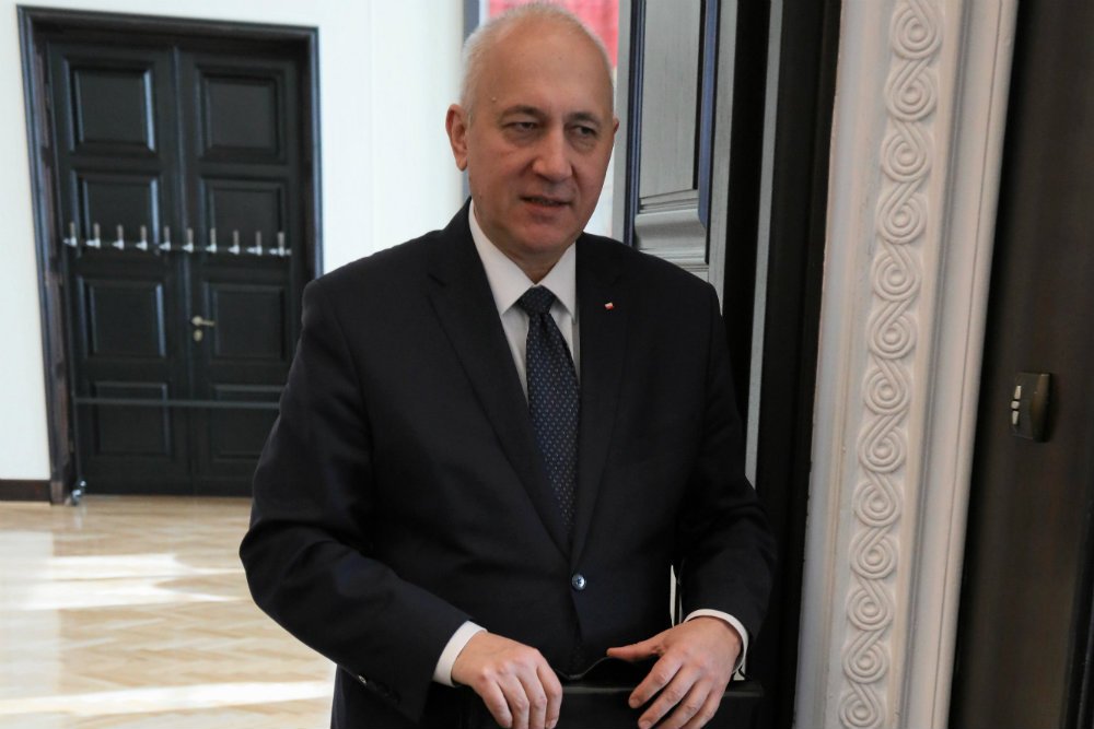 Joachim Brudziński podczas posiedzenia rządu 19 lutego.  Tego dnia okazało się, że startuje w wyborach do Parlamentu Europejskiego. I ma spore szanse na zdobycie mandatu.