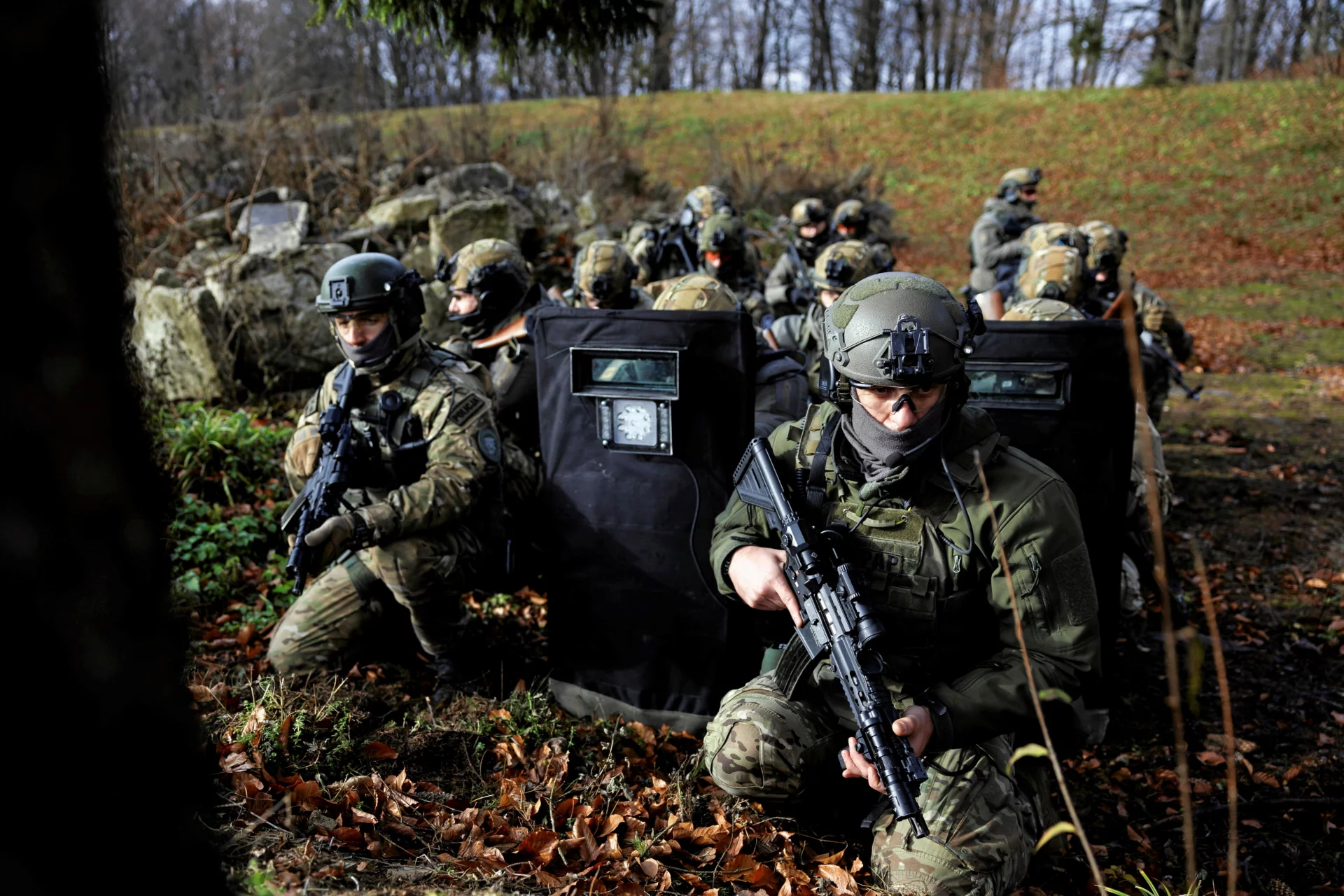 Mieszkańcy Wielkopolski alarmowali o "głośnych wybuchach". Reakcja policji