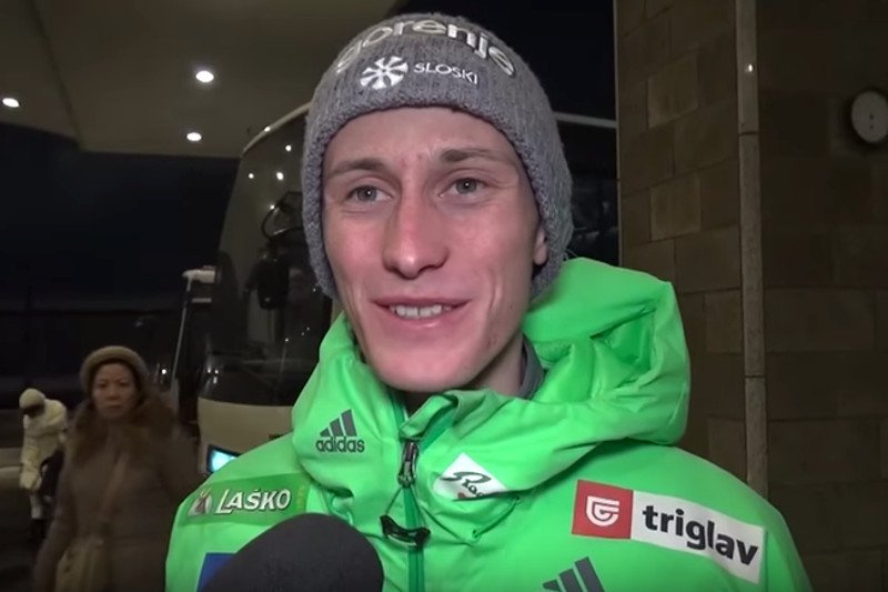 Piękny gest Słoweńca. Peter Prevc odstąpił Maciejowi Kotowi puchar zwycięzcy