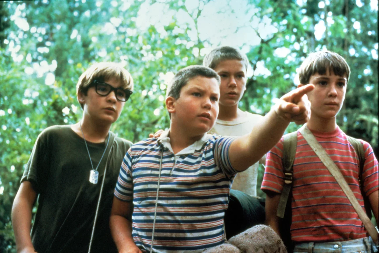 River Phoenix, Wil Wheaton, Corey Feldman i Jerry O'Connell w filmie "Stań przy mnie".
