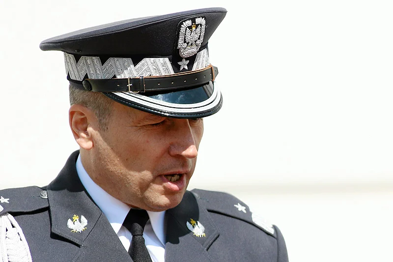 Skrzyżowanie ulic Królewskiej i Marszałkowskiej, gdzie doszło do kolizji z udziałem auta MON. Podróżował nim gen. Robert Głąb.