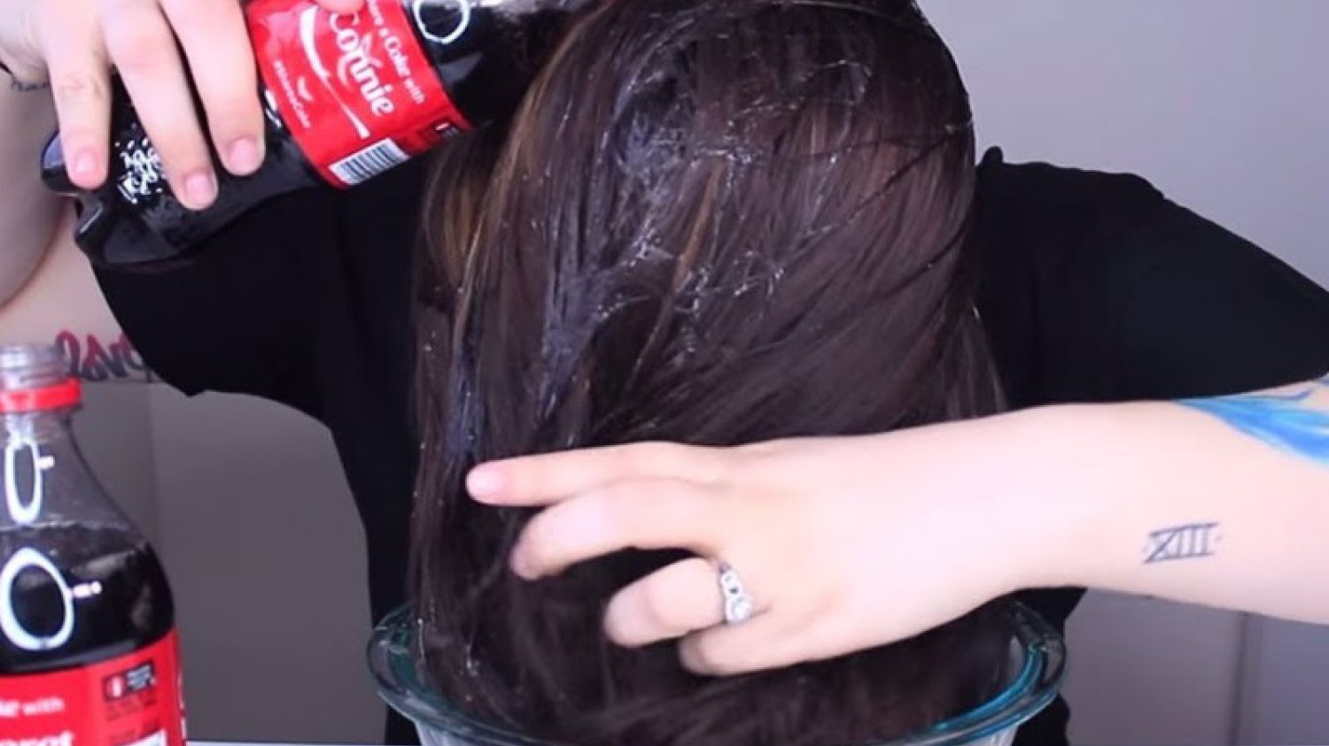 Czy Coca-Cola naprawdę sprawi, że nasze włosy będą piękne?