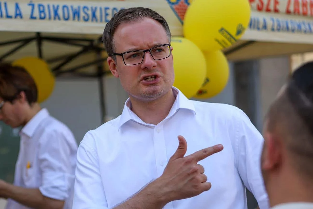 Prawica w euforii po wyborach w Zabrzu. Z jakiej partii jest Kamil Żbikowski
