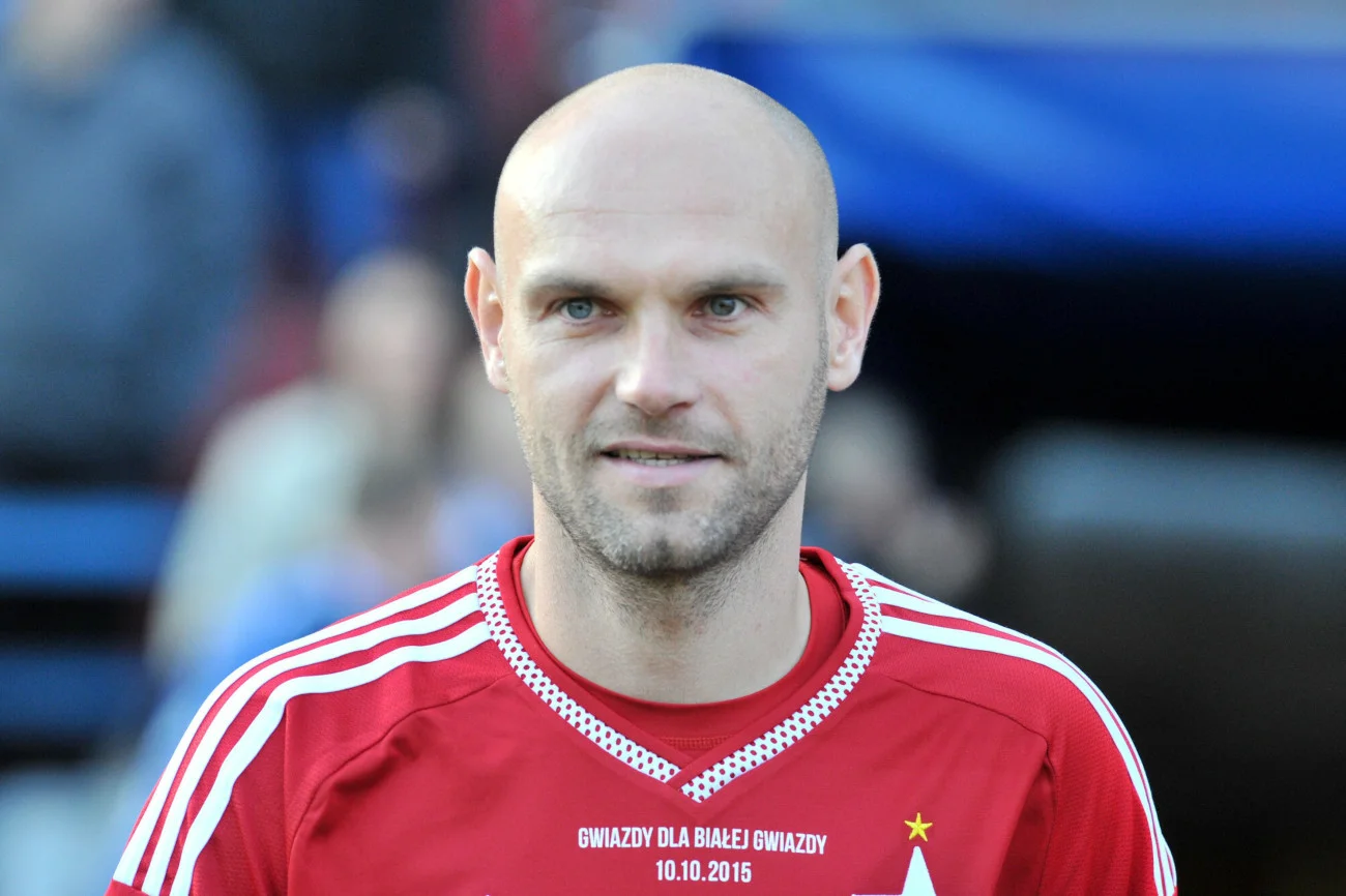 Mariusz Jop to były piłkarz m.in. Wisły Kraków i reprezentacji Polski. Po zakończeniu kariery pozostał przy futbolu.