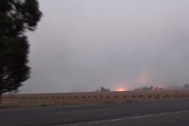 Ostrzał artyleryjski niedaleko Mariupola.