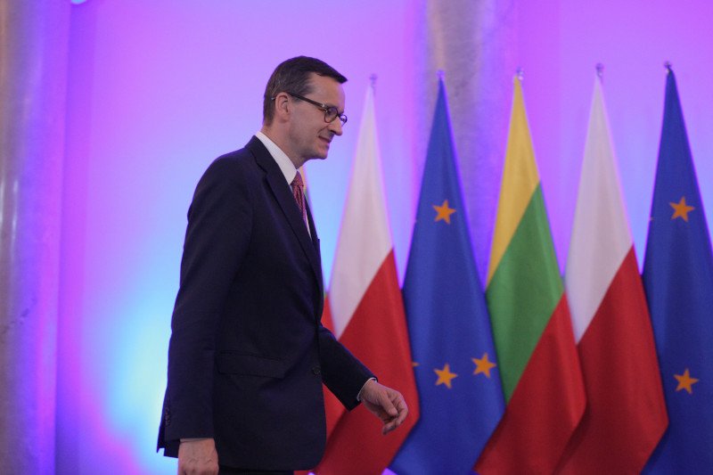 Morawiecki nie chce zaakceptować propozycji UE ws. powiązania funduszu z praworządnością.